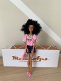 Poupon noir ; Poupée noire ; poupee noir ; poupon metisse ; poupee métisse ; barbie noire ; barbie black ; barbie africaine ; barbie antillaise ; poupon black ; poupee black ; barbie metisse ; poupee metisse ; kwanzaa  ; MamanAfro ; Maman Afro